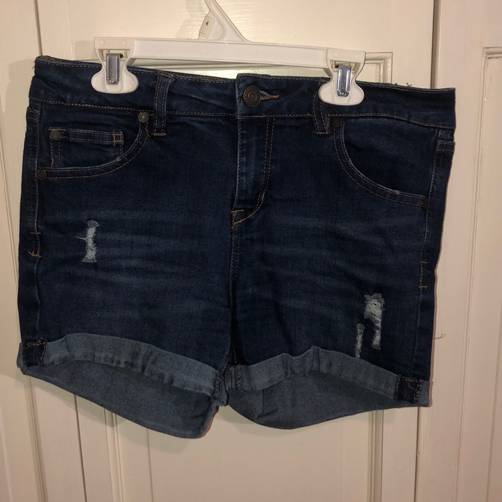 DARK BLUE SLIGHTLY DISTRESSED SHORTS